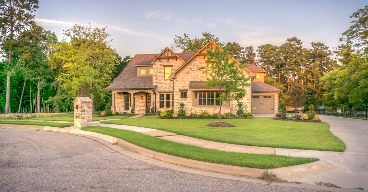 Advantages of Asphalt Roofing Materials for UK Climate